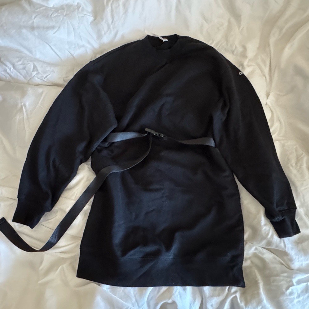 ALO Yoga Black Sweatshirt with Belt